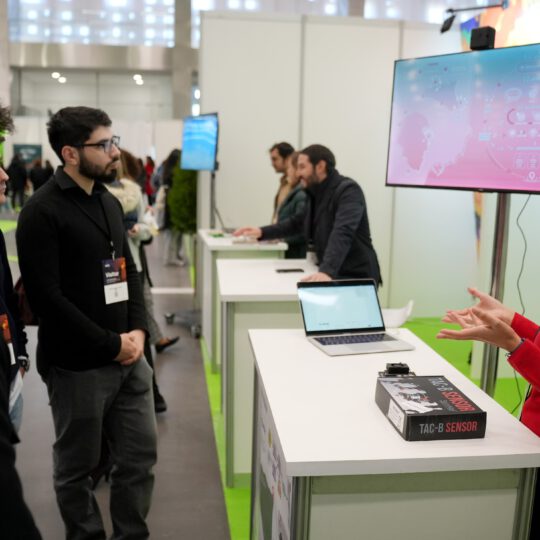 https://expoaire.es/wp-content/uploads/2024/12/Aire-2024DSC00917-min-540x540.jpg