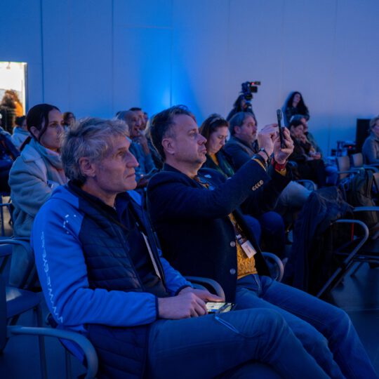 https://expoaire.es/wp-content/uploads/2024/12/Aire-2024_DSC0597-Mejorado-NR-min-540x540.jpg